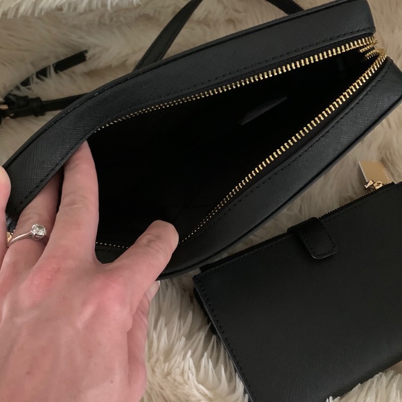 MICHAEL KORS CROSSBODY & WRISTLET SET! NWT! - Picture 7 of 16